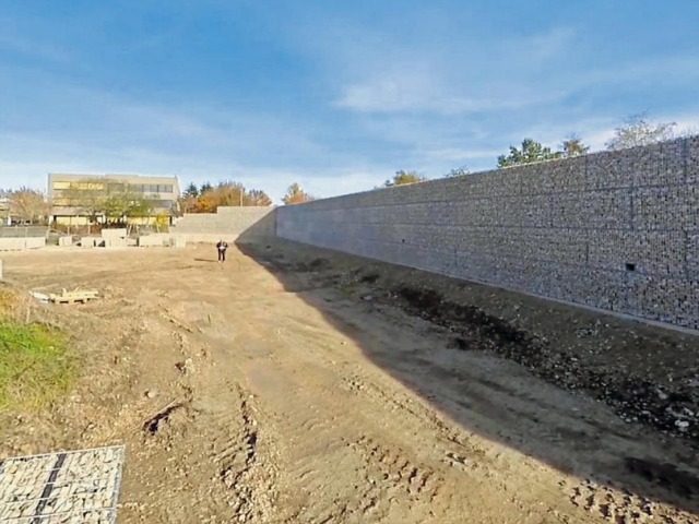 munich-migrant-wall